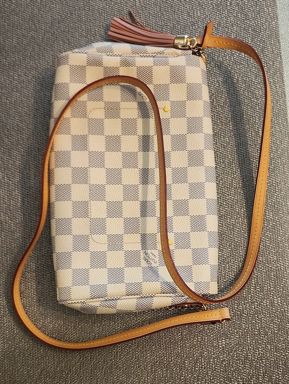Louis Vuitton White and Tan Checkered Bag - Picture 11 of 12